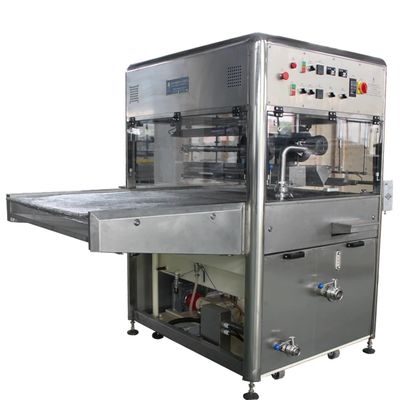 ซื้อ สาย Enrobing Fudge Enrober ด้วยอุโมงค์เย็น 15M โคปแลนด์เครื่องปรับความเย็นระบบควบคุม PLC online manufacture